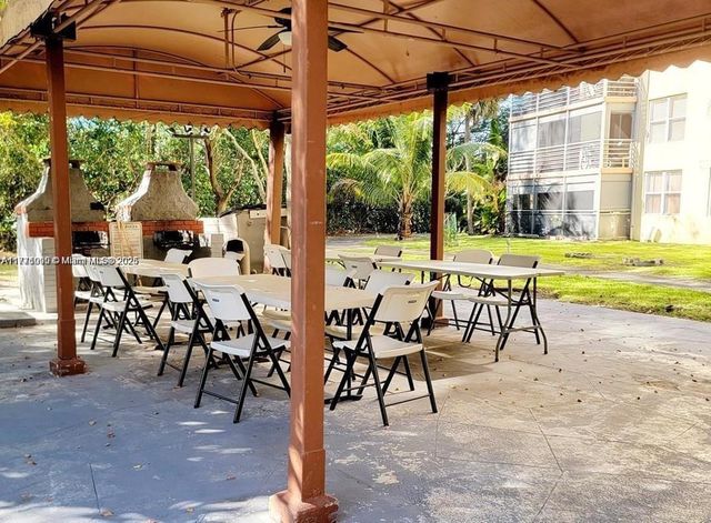 17890 W Dixie Hwy 318 Hwy 3, North Miami Beach, FL 33160