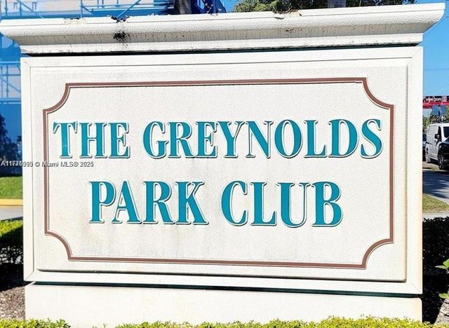 17890 W Dixie Hwy 318 Hwy 3, North Miami Beach, FL 33160