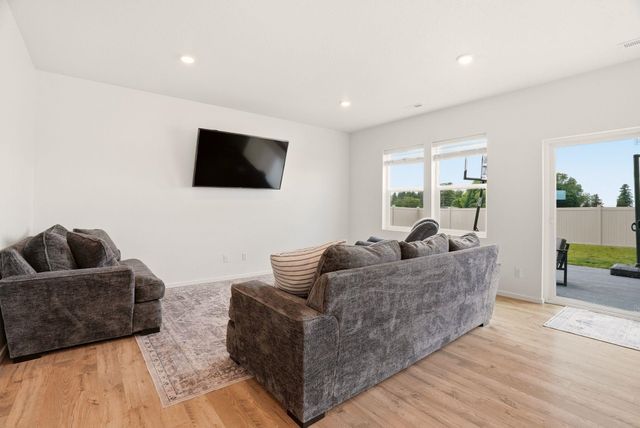 8218 S COLWOOD Rd, Cheney, WA 99004