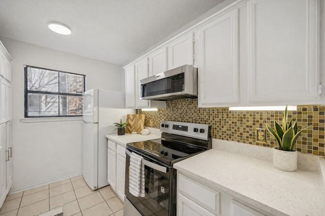 9600 Royal Lane 201, Dallas, TX 75243