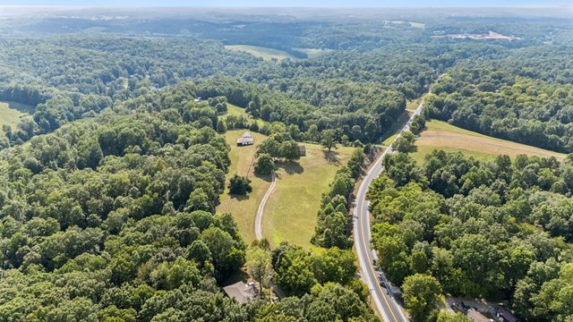 3085 Hwy 47 N, White Bluff, TN 37187