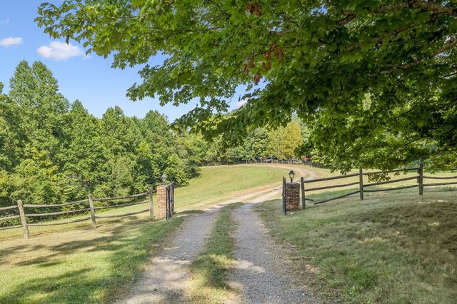 3085 Hwy 47 N, White Bluff, TN 37187