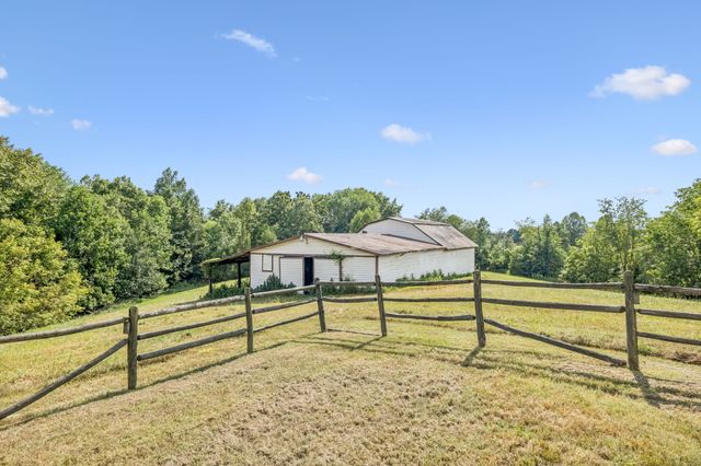 3085 Hwy 47 N, White Bluff, TN 37187