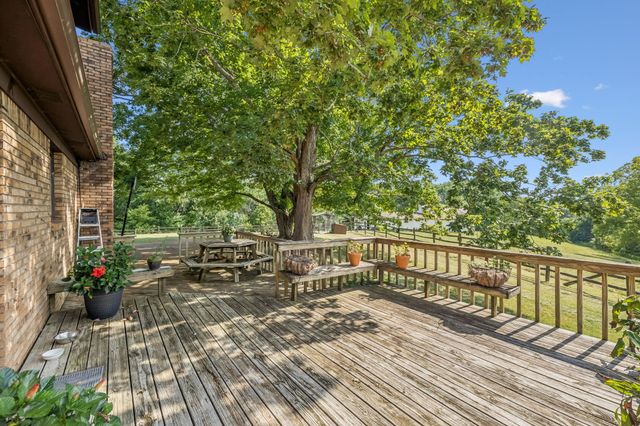 3085 Hwy 47 N, White Bluff, TN 37187
