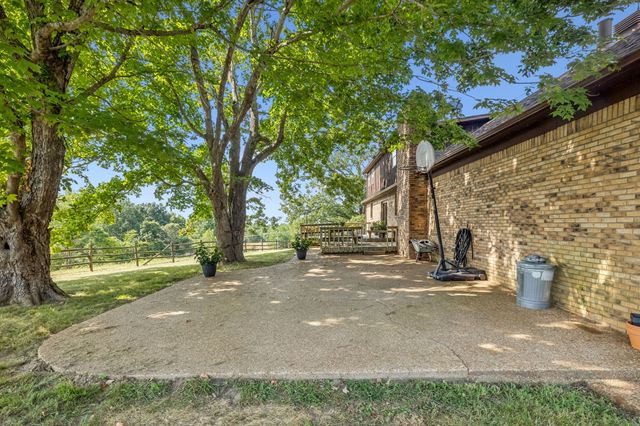 3085 Hwy 47 N, White Bluff, TN 37187