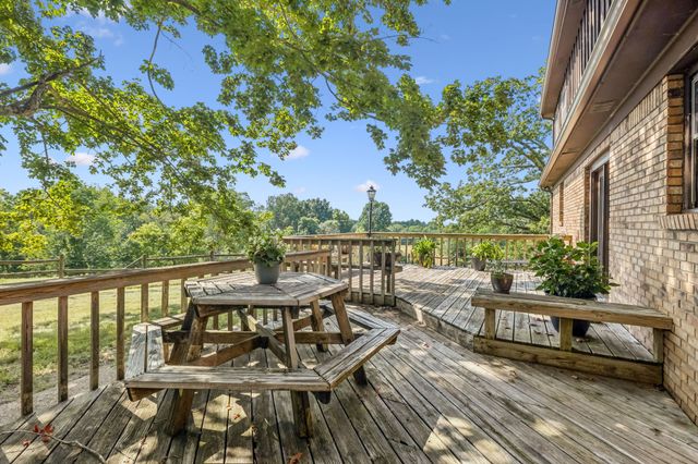 3085 Hwy 47 N, White Bluff, TN 37187