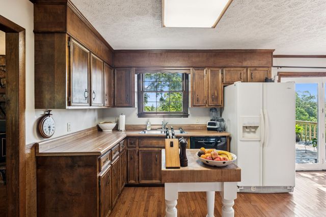 3085 Hwy 47 N, White Bluff, TN 37187