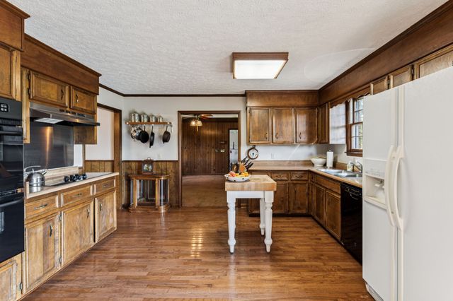 3085 Hwy 47 N, White Bluff, TN 37187
