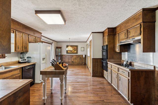 3085 Hwy 47 N, White Bluff, TN 37187