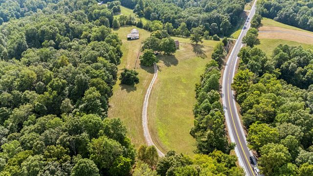 3085 Hwy 47 N, White Bluff, TN 37187