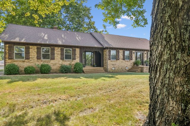 3085 Hwy 47 N, White Bluff, TN 37187