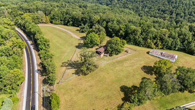 3085 Hwy 47 N, White Bluff, TN 37187