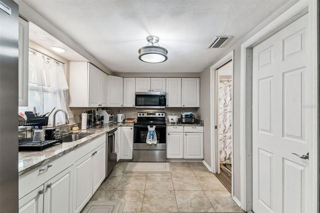 7810 BIRCHWOOD DR, Port Richey, FL 34668