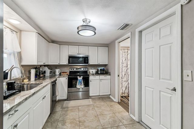 7810 BIRCHWOOD DR, Port Richey, FL 34668