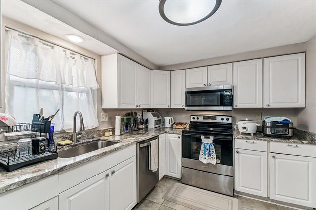 7810 BIRCHWOOD DR, Port Richey, FL 34668