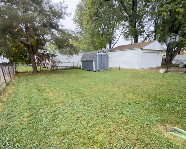 1224 E 351st Street, Eastlake, OH 44095