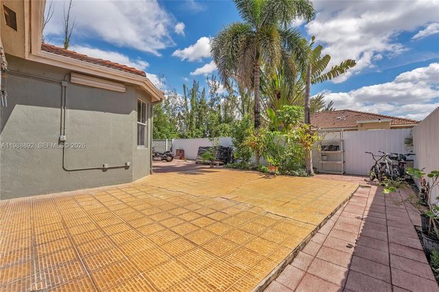 1173 NW 135th Ct, Miami, FL 33182