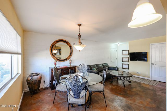 2605 W ROSE Lane B-202, Phoenix, AZ 85017