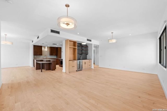 4001 N New Braunfels APT 302A, San Antonio, TX 78209