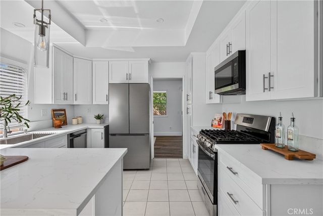7639 Faust, West Hills, CA 91304