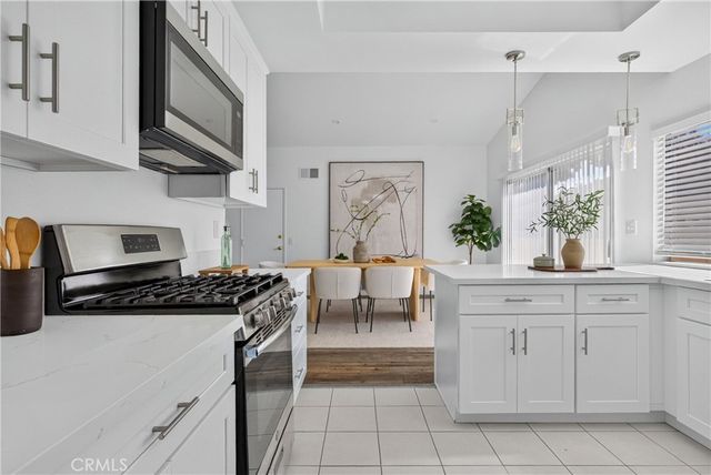 7639 Faust, West Hills, CA 91304