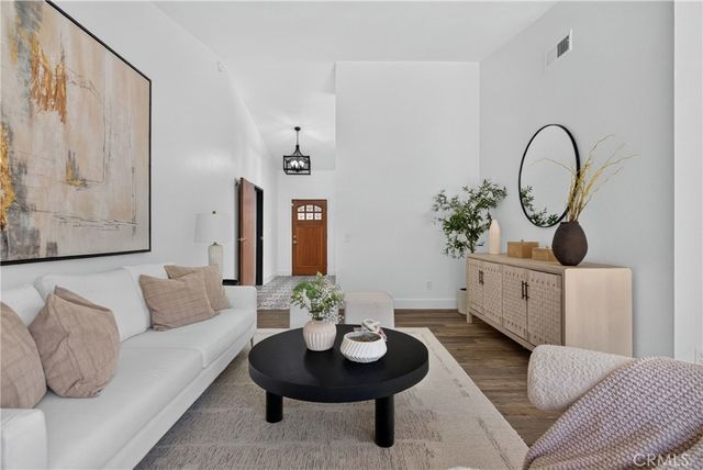 7639 Faust, West Hills, CA 91304