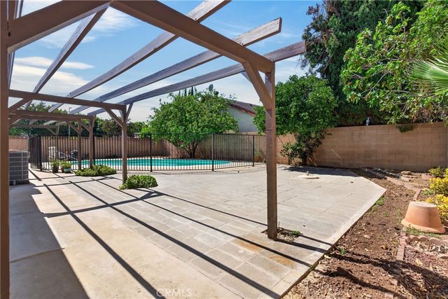 7639 Faust, West Hills, CA 91304