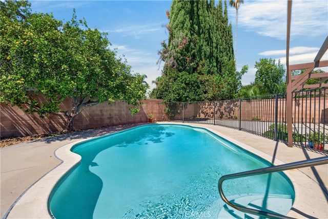 7639 Faust, West Hills, CA 91304