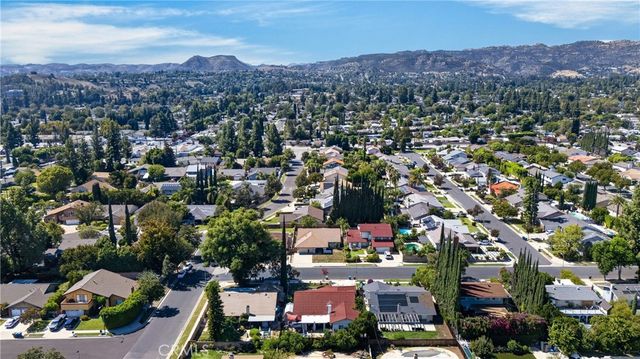 7639 Faust, West Hills, CA 91304