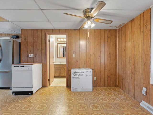 4220 18th Avenue, Moline, IL 61265