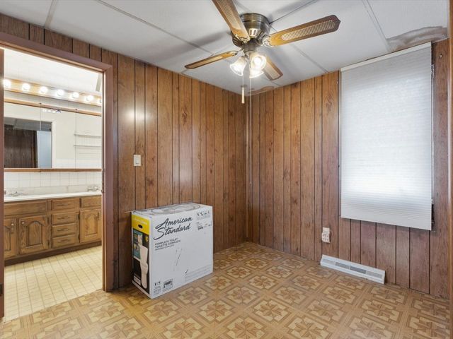 4220 18th Avenue, Moline, IL 61265