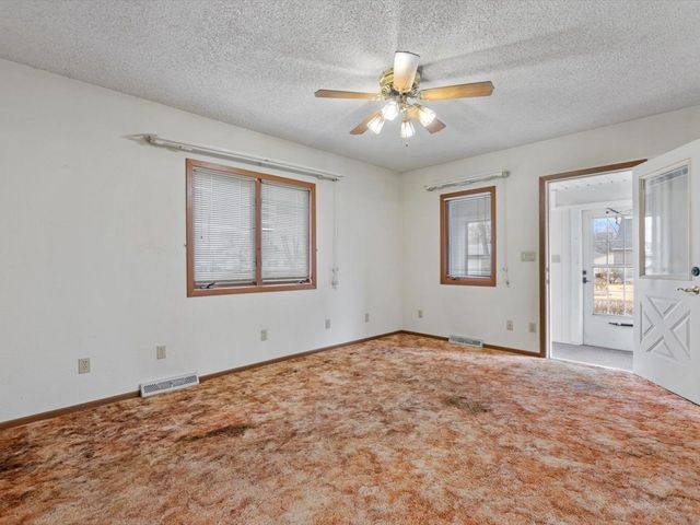 4220 18th Avenue, Moline, IL 61265