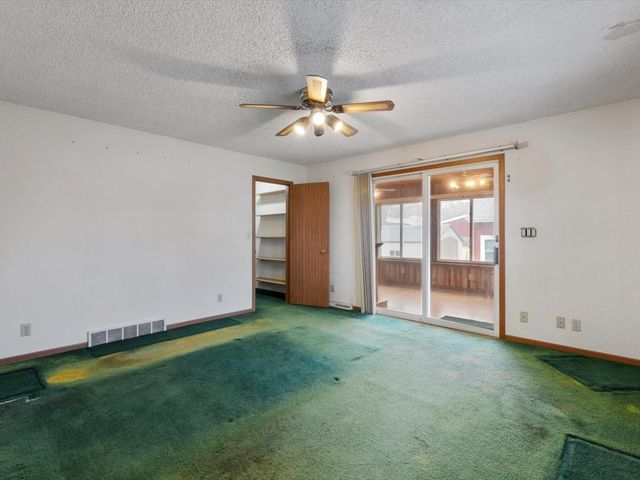 4220 18th Avenue, Moline, IL 61265