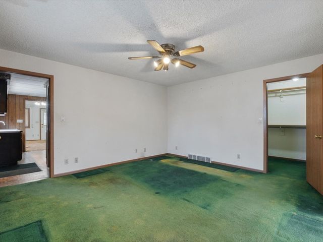 4220 18th Avenue, Moline, IL 61265