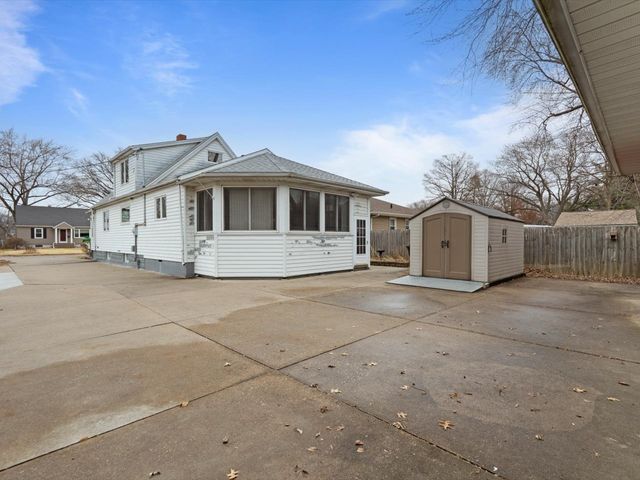 4220 18th Avenue, Moline, IL 61265