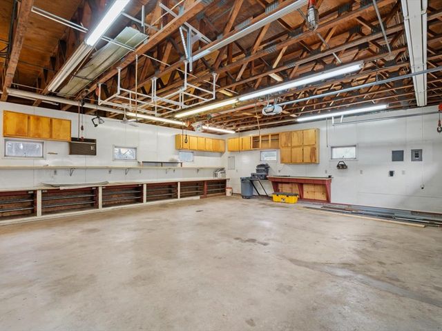 4220 18th Avenue, Moline, IL 61265