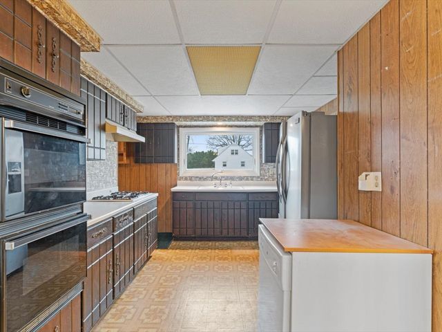 4220 18th Avenue, Moline, IL 61265