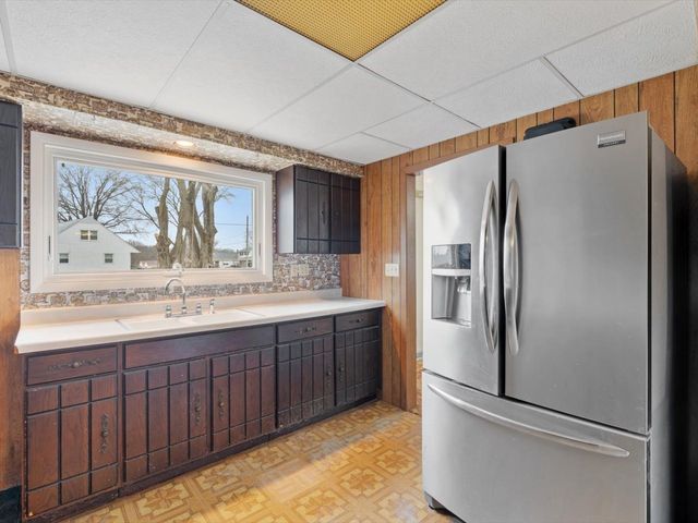 4220 18th Avenue, Moline, IL 61265