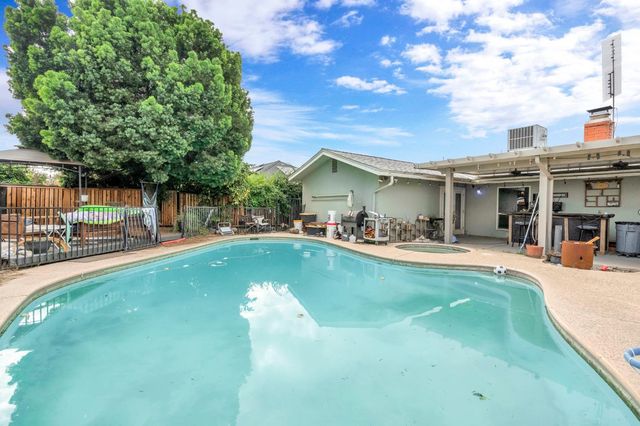 1192 Ashland Drive, Lemoore, CA 93245