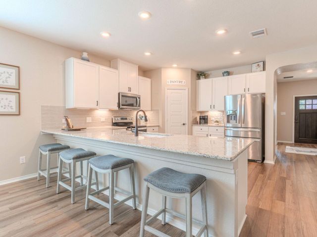 100 Kennicott DR, Kyle, TX 78640