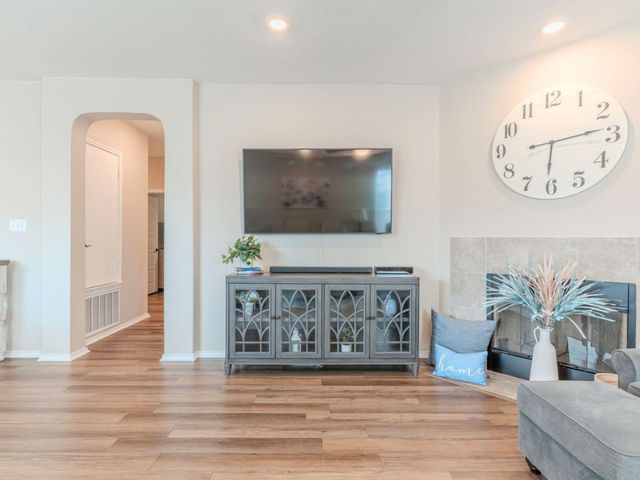 100 Kennicott DR, Kyle, TX 78640