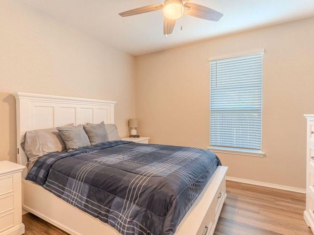 100 Kennicott DR, Kyle, TX 78640
