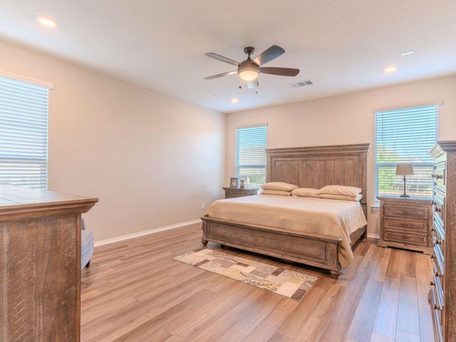 100 Kennicott DR, Kyle, TX 78640