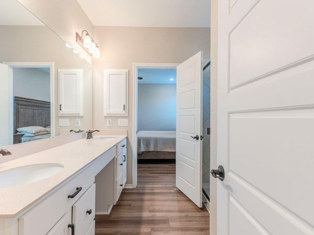 100 Kennicott DR, Kyle, TX 78640