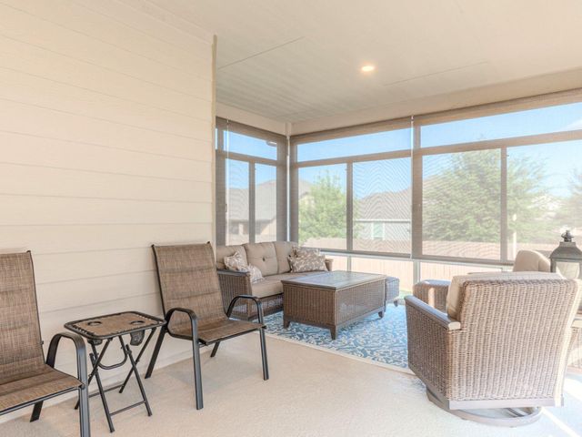 100 Kennicott DR, Kyle, TX 78640