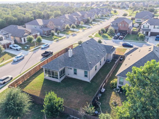 100 Kennicott DR, Kyle, TX 78640