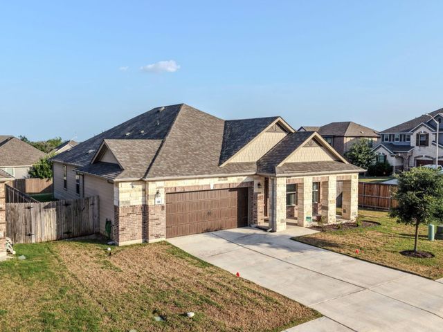 100 Kennicott DR, Kyle, TX 78640