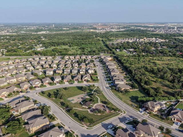 100 Kennicott DR, Kyle, TX 78640