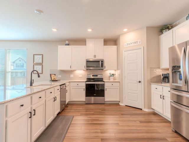 100 Kennicott DR, Kyle, TX 78640
