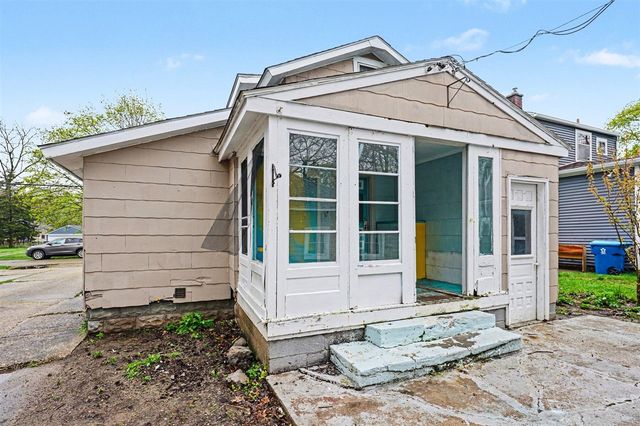 3303 Madison Street, Kalamazoo, MI 49008